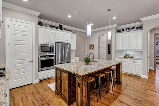 321 Arrowhead Pass, Keller, TX 76248