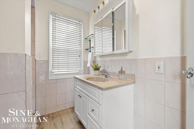 412 Manor Street, Grosse Pointe Farms, MI 48236