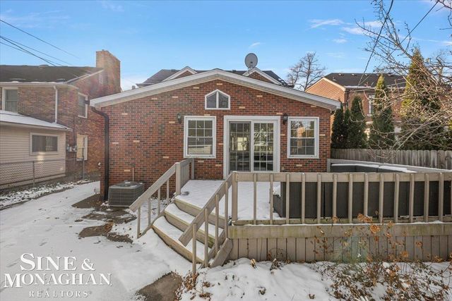 412 Manor Street, Grosse Pointe Farms, MI 48236