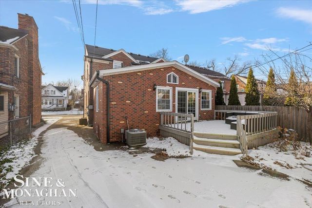 412 Manor Street, Grosse Pointe Farms, MI 48236