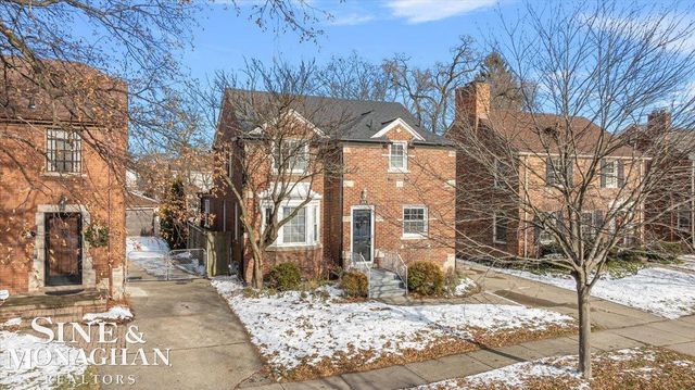 412 Manor Street, Grosse Pointe Farms, MI 48236