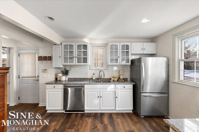 412 Manor Street, Grosse Pointe Farms, MI 48236