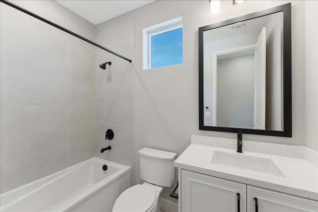 3247 Woody Way, Hollister, CA 95023