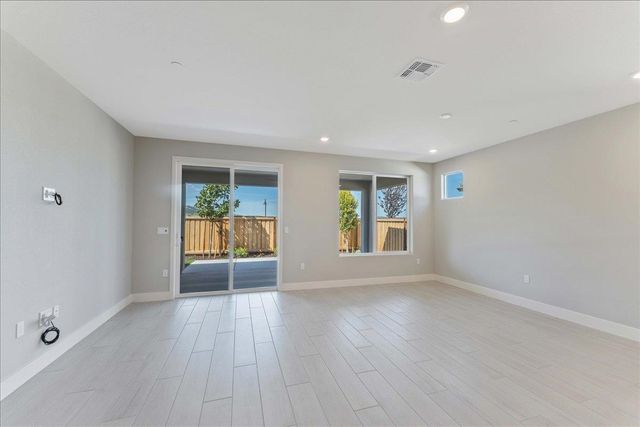 3247 Woody Way, Hollister, CA 95023