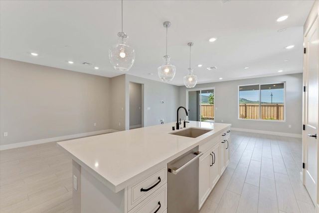 3247 Woody Way, Hollister, CA 95023