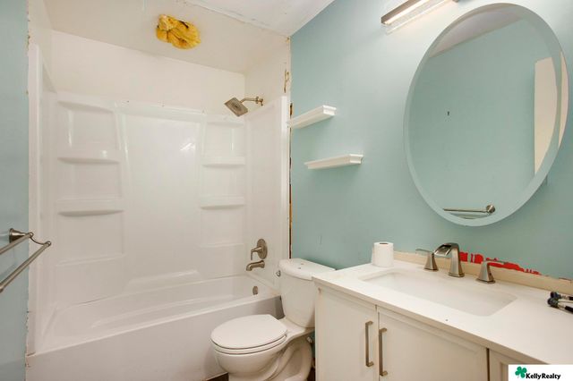 1850 E Bermuda Drive, Lincoln, NE 68506