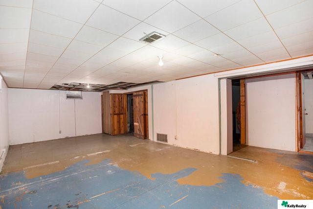 1850 E Bermuda Drive, Lincoln, NE 68506