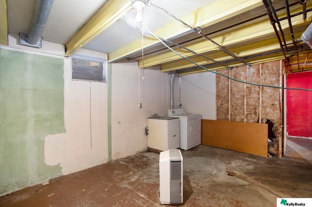 1850 E Bermuda Drive, Lincoln, NE 68506