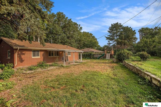 1850 E Bermuda Drive, Lincoln, NE 68506