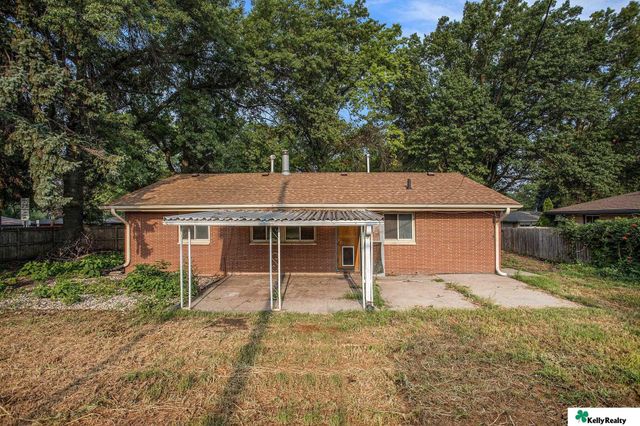 1850 E Bermuda Drive, Lincoln, NE 68506