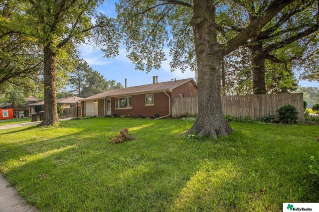 1850 E Bermuda Drive, Lincoln, NE 68506