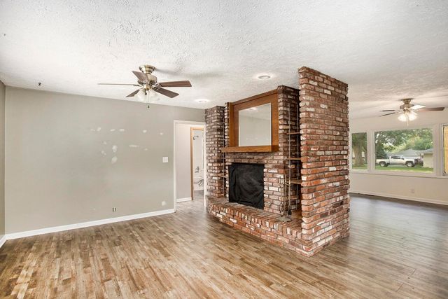 1850 E Bermuda Drive, Lincoln, NE 68506