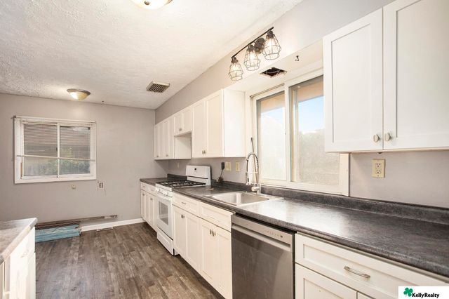 1850 E Bermuda Drive, Lincoln, NE 68506