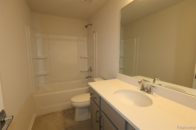 1604 Salt Springs Drive, Saline, MI 48176