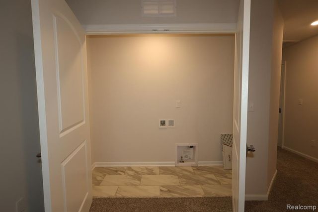 1604 Salt Springs Drive, Saline, MI 48176