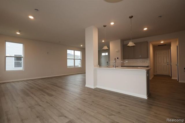 1604 Salt Springs Drive, Saline, MI 48176