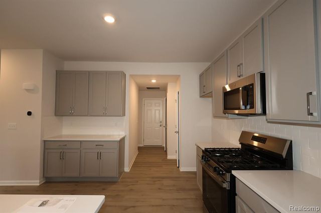 1604 Salt Springs Drive, Saline, MI 48176