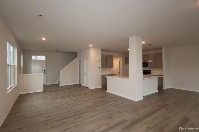 1604 Salt Springs Drive, Saline, MI 48176