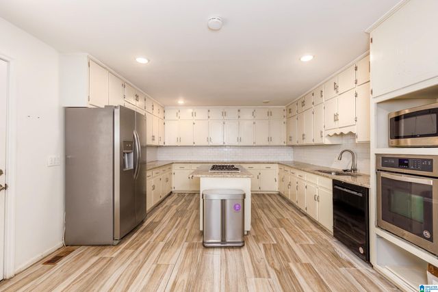 3400 LOCH RIDGE DRIVE, Hoover, AL 35216