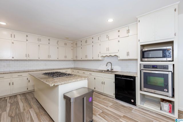 3400 LOCH RIDGE DRIVE, Hoover, AL 35216