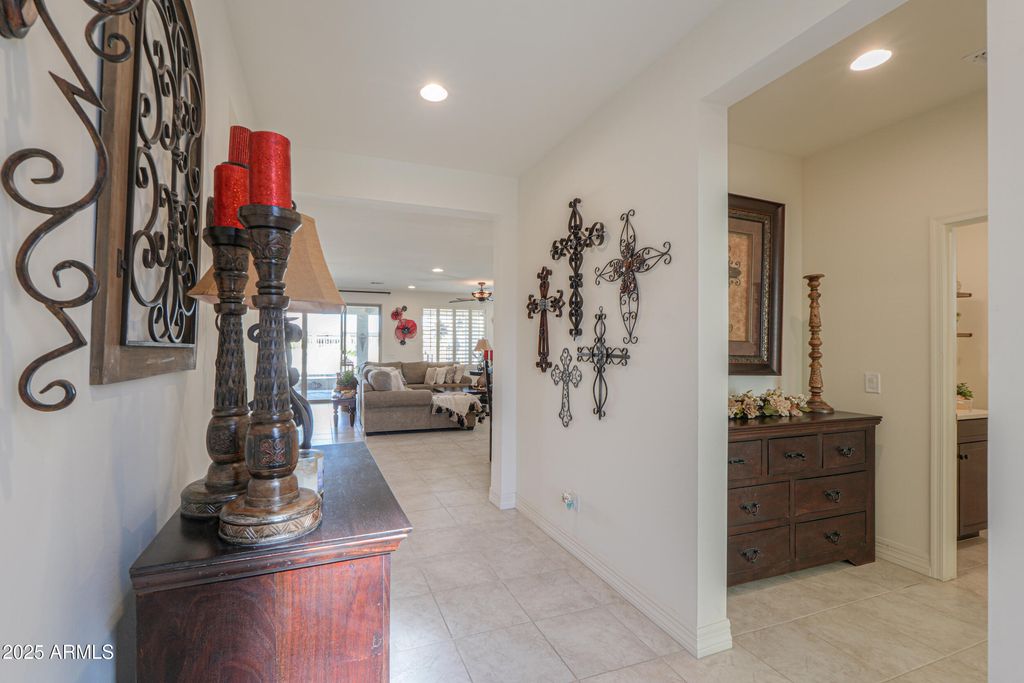 1238 W SILVER CREEK Lane, San Tan Valley, AZ 85140 — photo 2