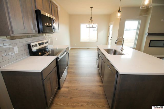 528 Woodsage Road, Seward, NE 68434