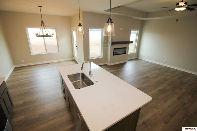 528 Woodsage Road, Seward, NE 68434