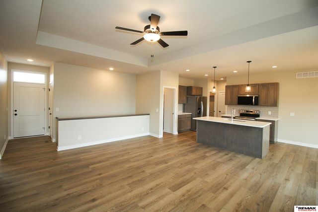 528 Woodsage Road, Seward, NE 68434