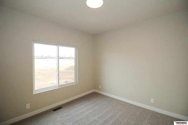 528 Woodsage Road, Seward, NE 68434