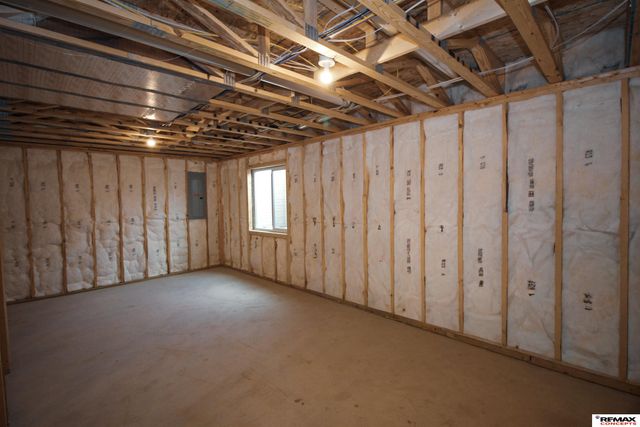 528 Woodsage Road, Seward, NE 68434