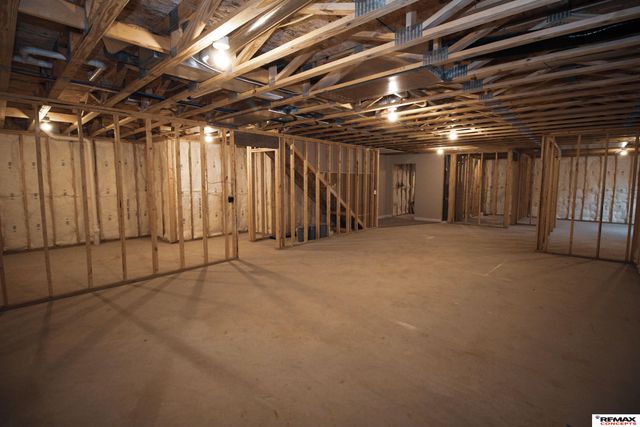 528 Woodsage Road, Seward, NE 68434