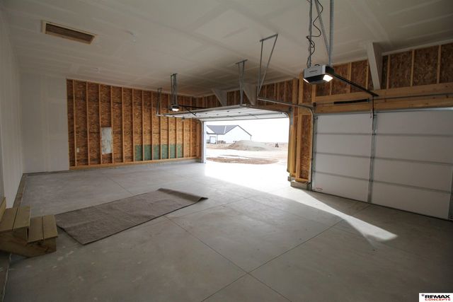 528 Woodsage Road, Seward, NE 68434