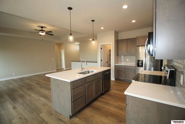 528 Woodsage Road, Seward, NE 68434