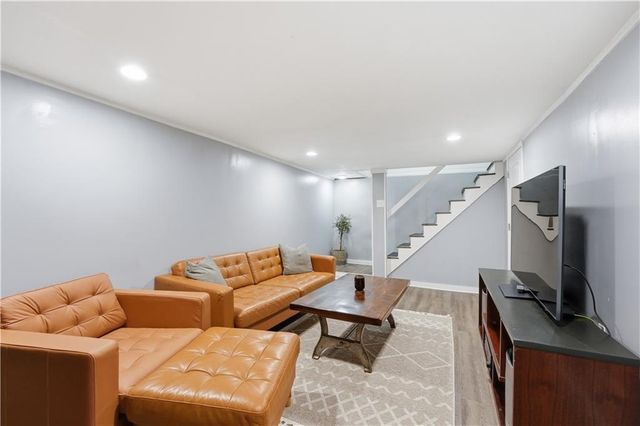 4013 S Spring Street, Independence, MO 64054