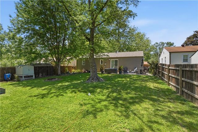 4013 S Spring Street, Independence, MO 64054