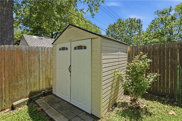 4013 S Spring Street, Independence, MO 64054