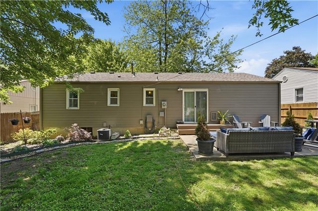 4013 S Spring Street, Independence, MO 64054