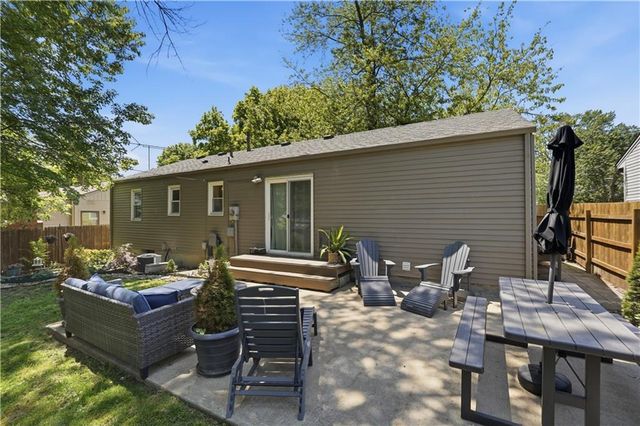 4013 S Spring Street, Independence, MO 64054
