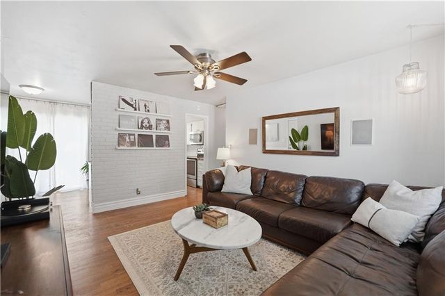 4013 S Spring Street, Independence, MO 64054