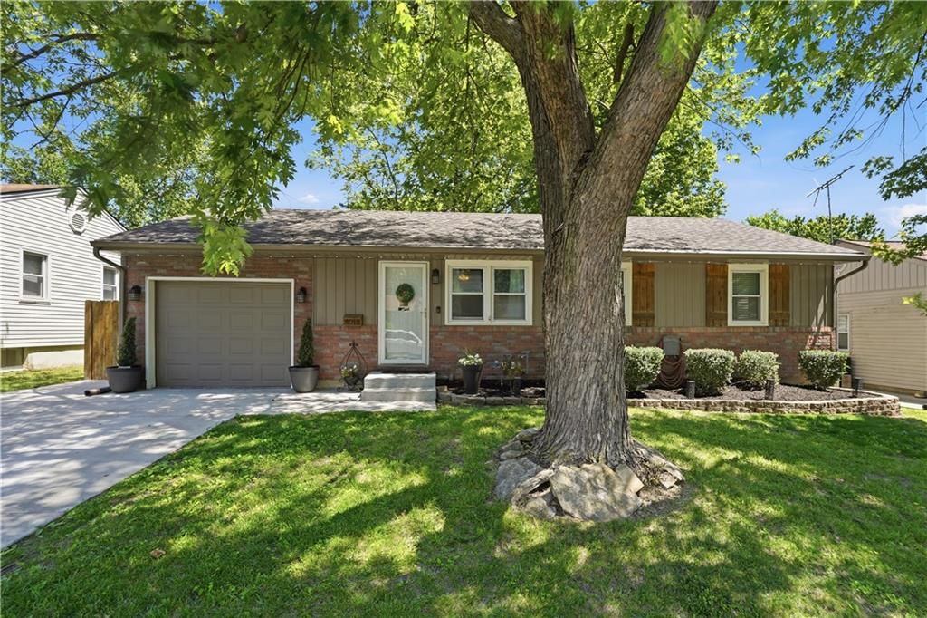 4013 S Spring Street, Independence, MO 64054