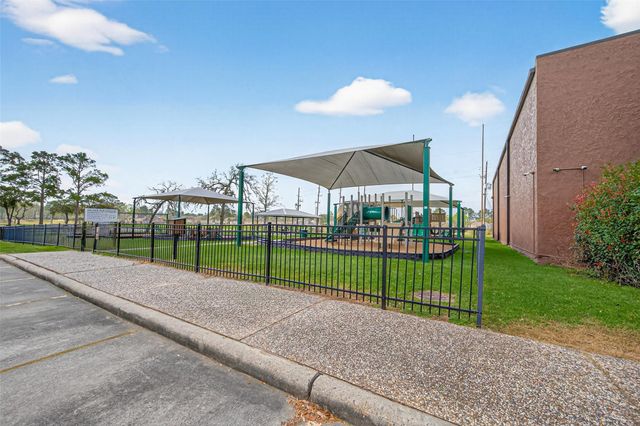 18810 Walden Forest Drive, Humble, TX 77346