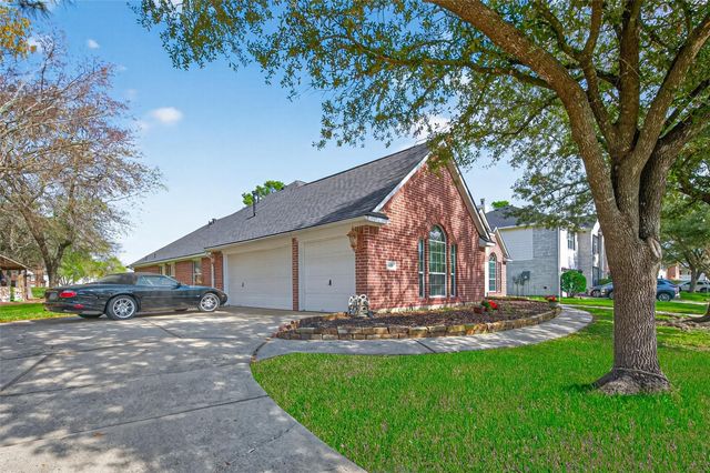18810 Walden Forest Drive, Humble, TX 77346