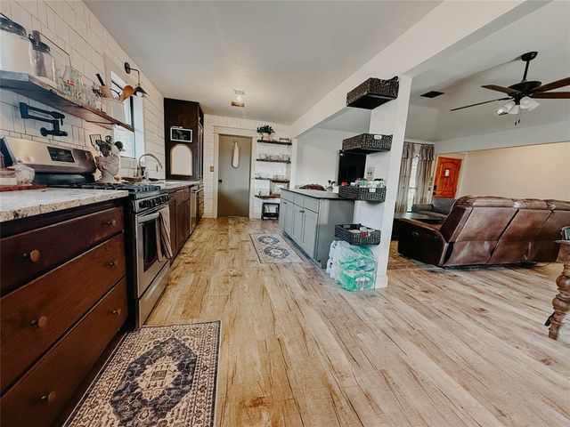 610 SE 7th Street, Lexington, OK 73051