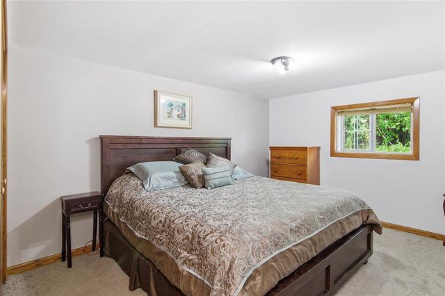 3206 Rosewood Lane, Eau Claire, WI 54703
