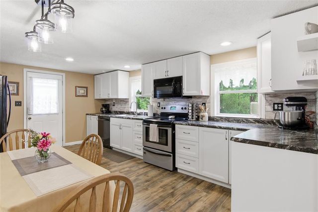3206 Rosewood Lane, Eau Claire, WI 54703