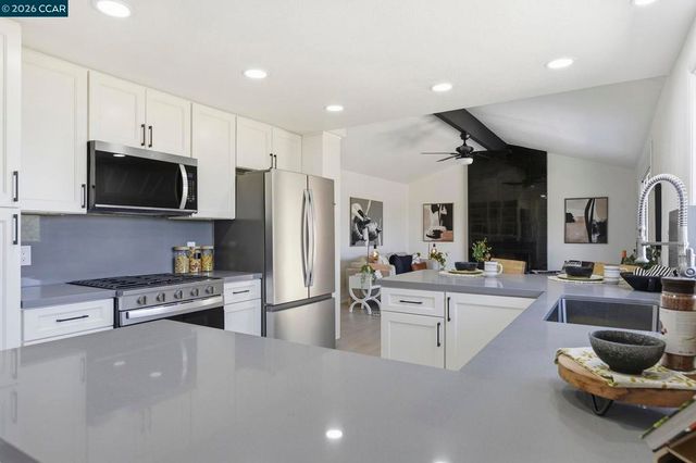 4295 Suzanne Dr, Pittsburg, CA 94565