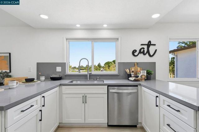 4295 Suzanne Dr, Pittsburg, CA 94565
