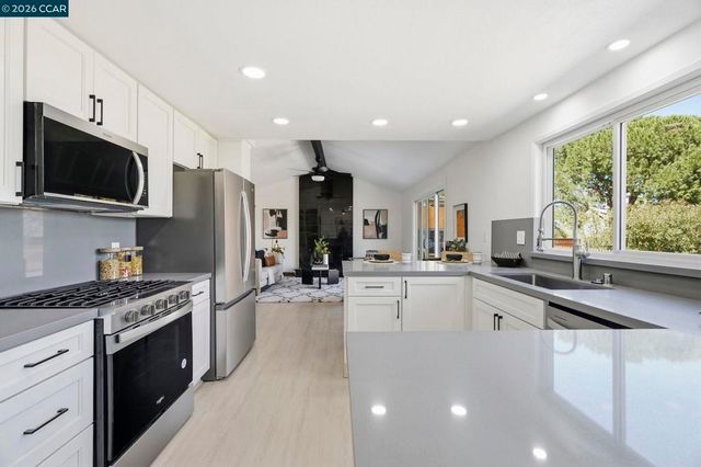 4295 Suzanne Dr, Pittsburg, CA 94565