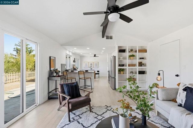 4295 Suzanne Dr, Pittsburg, CA 94565