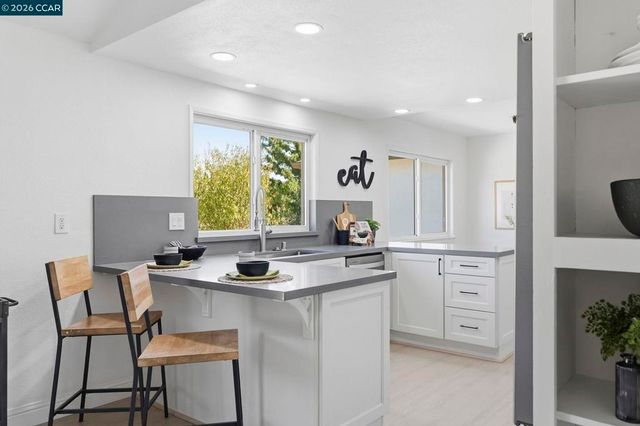 4295 Suzanne Dr, Pittsburg, CA 94565